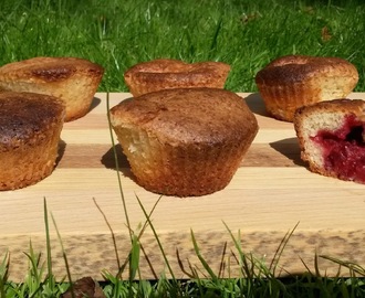 Muffins med marcipan og hindbær