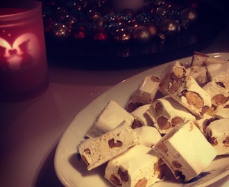 Fransk nougat med ristede pistacie og mandler