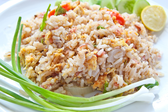 Stegte ris (khao phat)