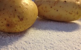 salt bagte kartofler