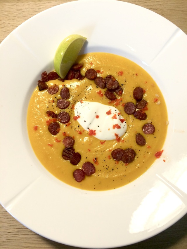 Hokaidosuppe med sprød chorizo