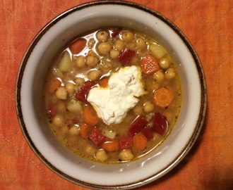 Lækker krydret suppe med kikærter og bulgur