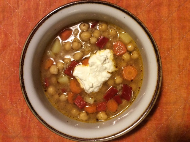 Lækker krydret suppe med kikærter og bulgur