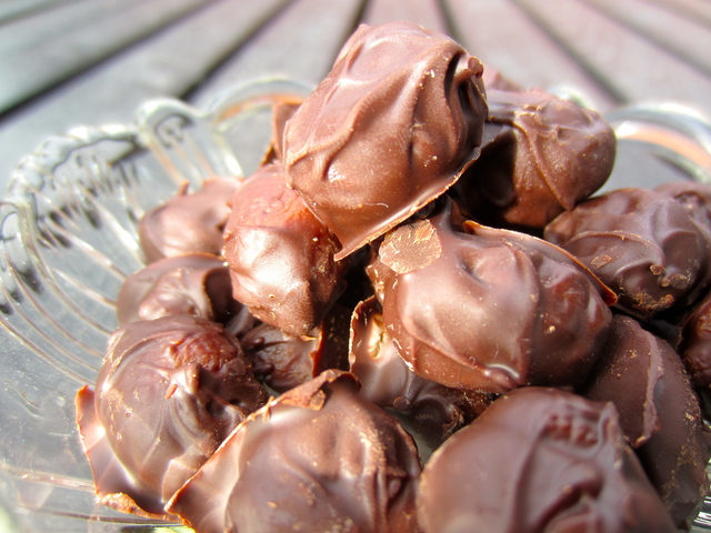 Flødekarameller overtrukket med mørk chokolade