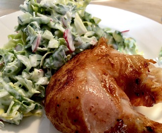 Grill kylling på rotisserie og frisk spidskåls salat