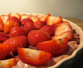 Rawcake: Chokoladecremekage med jordbær mousse (Caroline Fibæk opskrift)