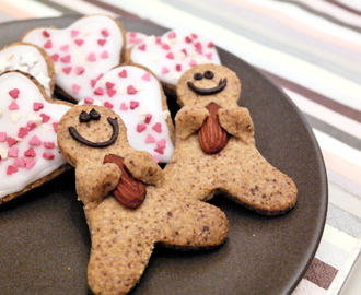 Nutty gingerbread cookies