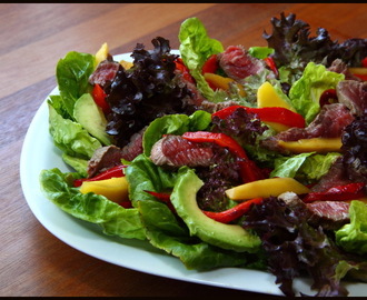 Caribisk bøfsalat med mangodressing