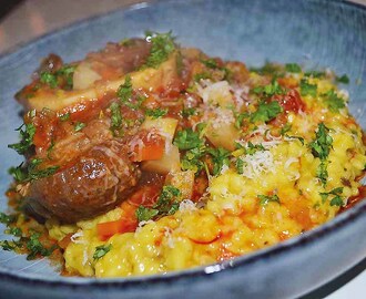 Osso buco med risotto alla milanese og gremolata