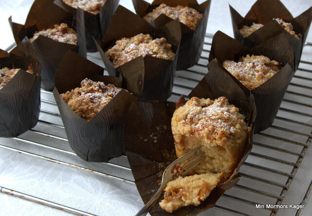 Æble-kanel muffins med crumble topping