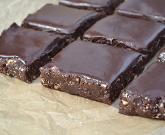 Chokolade brownies (rå og veganske – og uden sukker, gluten og laktose)