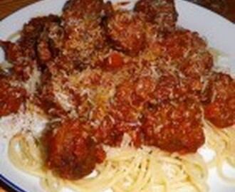 Spaghetti og kødboller