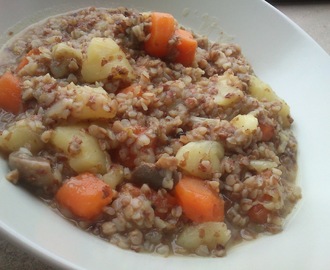 Grønsagssuppe med boghvedegryn (nogen ville måske kalde det grød)