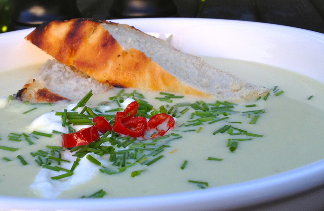 VICHYSSOISE / KOLD KARTOFFEL OG PORRESUPPE