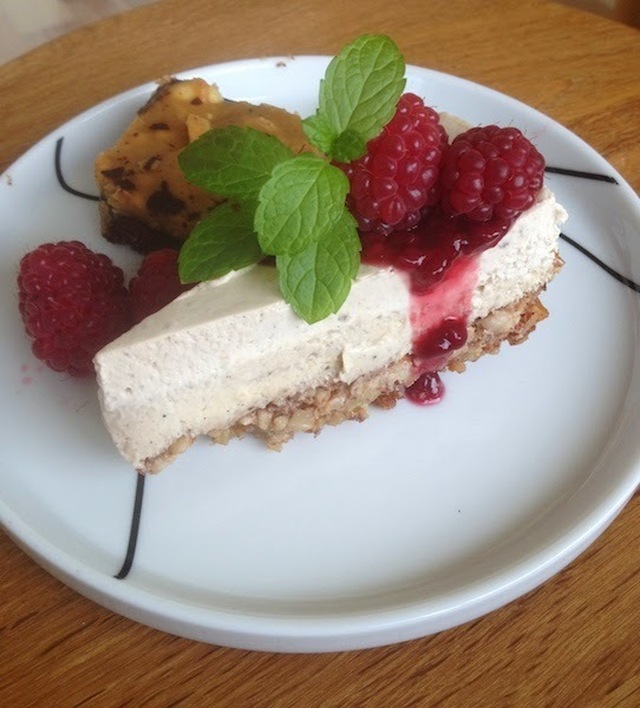 Cheese cake & Snickers cake - to skønne lchf lager