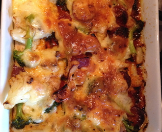 Broccoli / blomkålsgratin med chorizo