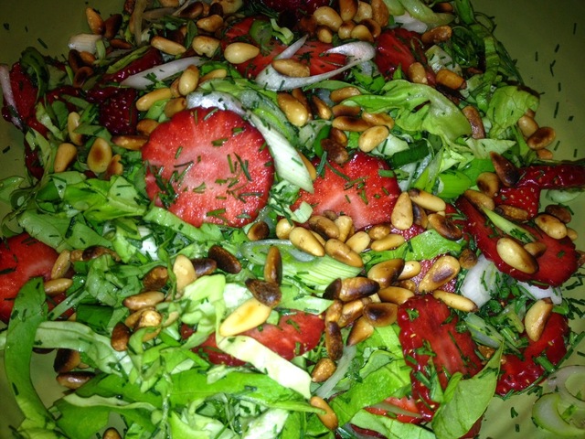 Salat m/jordbær & dild