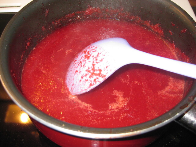 Rødbedesuppe med serranoskinke