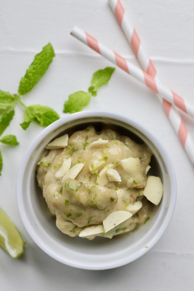 Nicecream med mynte, lime og hvid chokolade