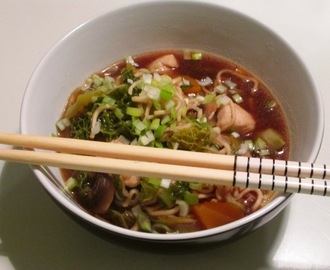 Japansk Nudelsuppe med Kylling