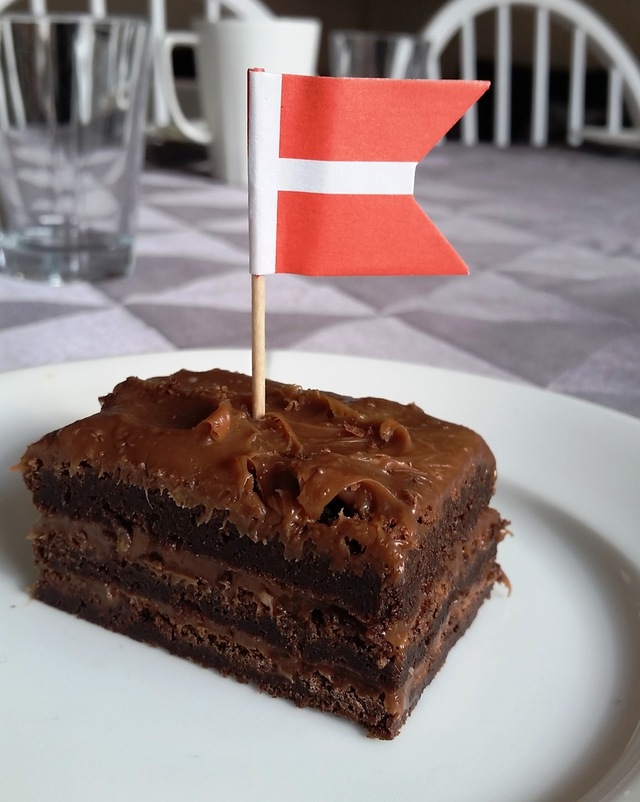 Brownielagkage med Saltkaramel