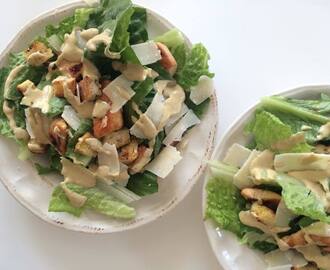 Cæsarsalat med hjemmelavet dressing