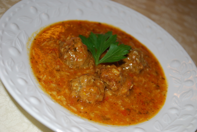 Tomatsuppe med kødboller