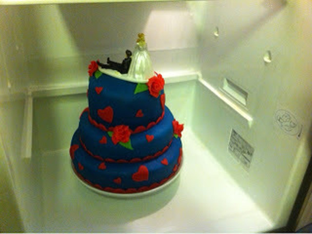 Bryllupskage med chokoladekage, lakrids- og hindbærmousse