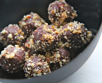 Easy Chocolate Caramel Truffles