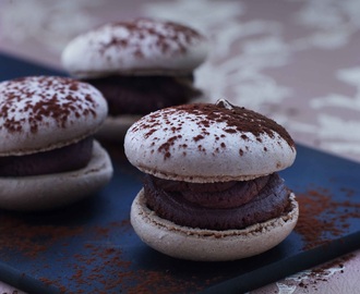 MACARONS MED CHOKOLADE-TRØFFEL-CREME