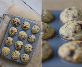 Små sunde bananmuffins med mørk chokolade