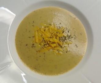 Ristet blomkål og cheddarost suppe