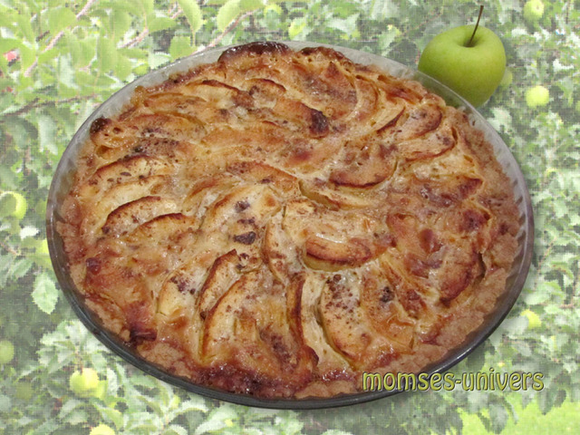 Æbletærte med kanel i karamelsvøb
