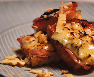 Bruschetta con gorgonzola e noci (aka hapsere med gorgonzola og nødder)