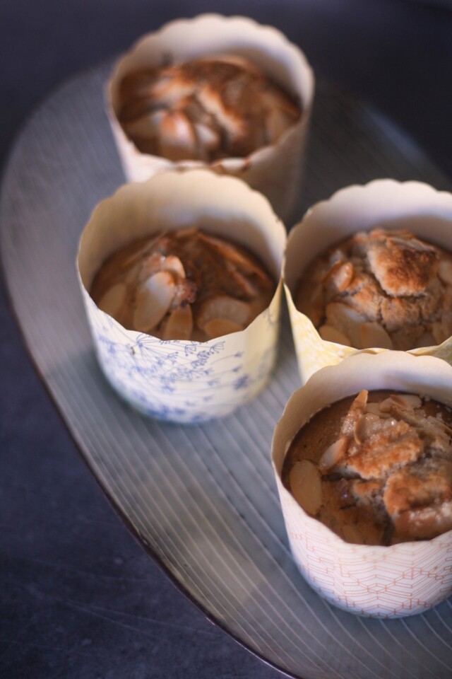 Æblemuffins med sprød mandeltop