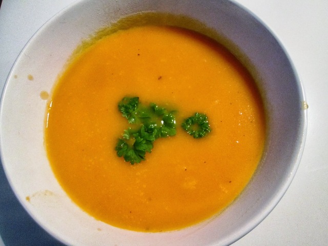 Butternut Squash Suppe med Gulerod og Appelsin