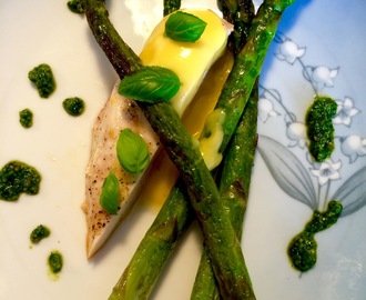 Sommer kylling med Asparges og hollandaise