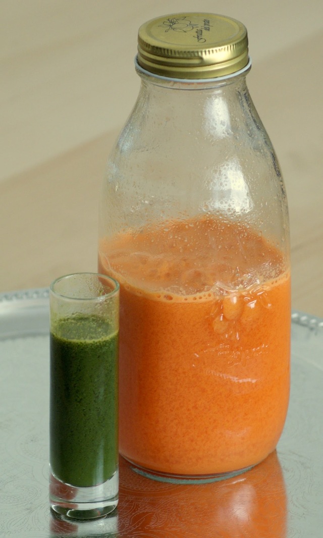 Friskpresset juice med ingefær – og en energibombe af et hvedegræsshot