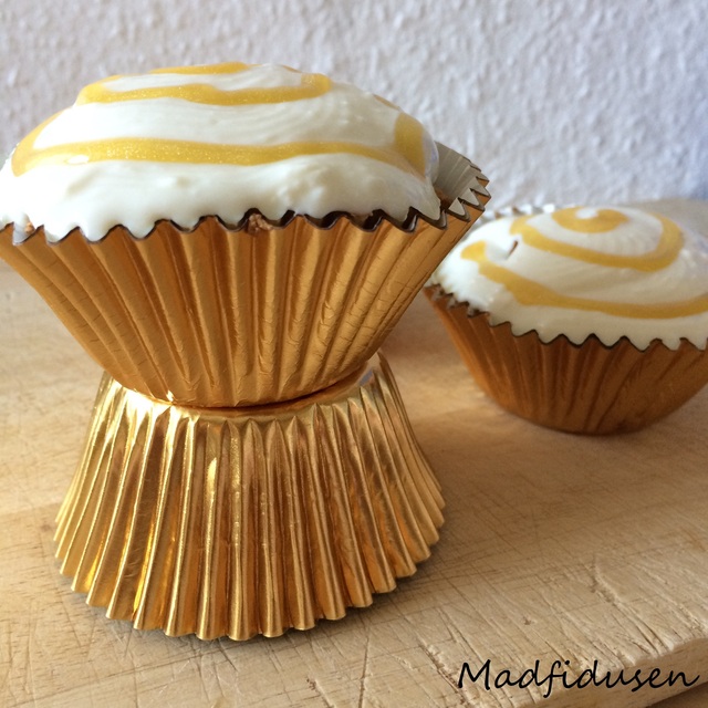 Madbloggerudfordringen8: Cupcakes m. kokos og marcipan!