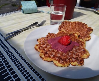 Vafler med skyr, her med hjemmelavet topping