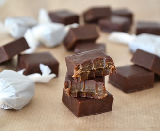 Chokoladeovertrukne karameller med et hint af himalayasalt