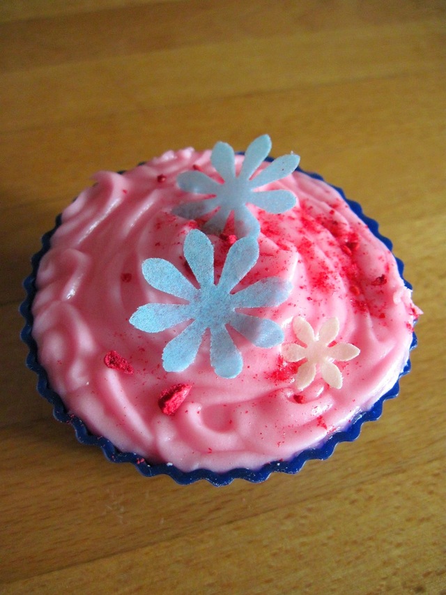 Vanilje cupcakes med hindbær topping :)