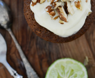 Svampede squashmuffins med valnødder og lime-mascarpone-frosting