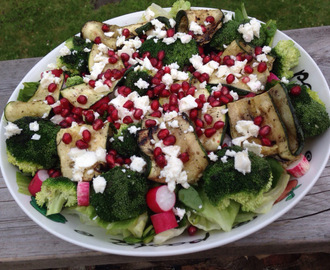 Repost // Salad with grilled broccoli, zucchini and pomegranate