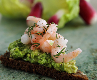 Håndmadder med avocadosmør og rejer