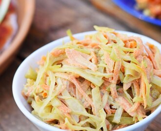 Coleslaw med tahindressing