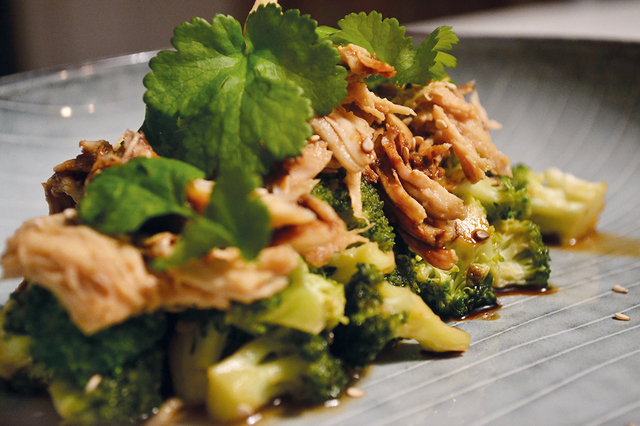 Langtidsstegt kylling med broccoli