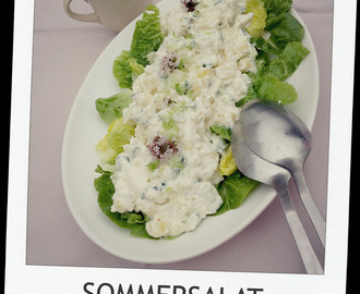 SOMMERSALAT MED RYGEOST & FETACREME