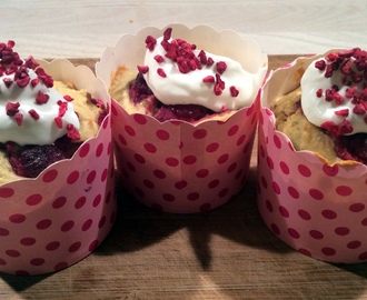 Pink protein muffins med banan og hindbær!