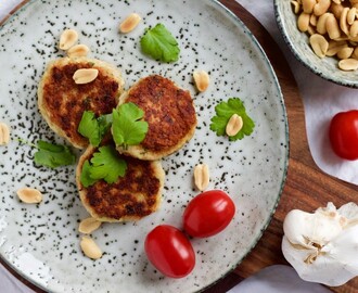 Kyllingefrikadeller med ingefær-hvidløgs pure